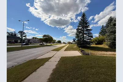 2346 W Washington St, West Bend, WI 53095 - Photo 5