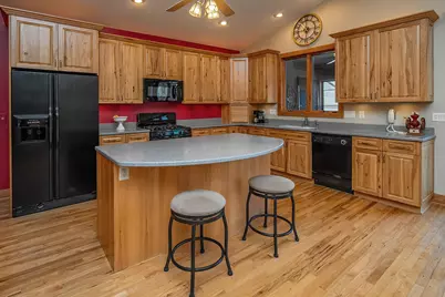 432  Stonewall Ct, Burlington, WI 53105 - Photo 17