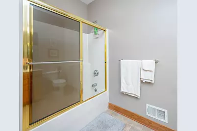 432  Stonewall Ct, Burlington, WI 53105 - Photo 35