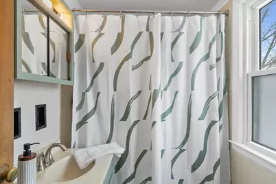 1929 W Marne Ave, Glendale, WI 53209 - Photo 27