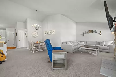 1723  State St #E43, Racine, WI 53182 - Photo 11