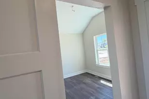 4733 Piper Ln, Racine, WI 53403 - Photo 9
