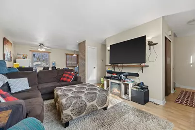 809  Ridgeway Dr, Pewaukee, WI 53072 - Photo 9