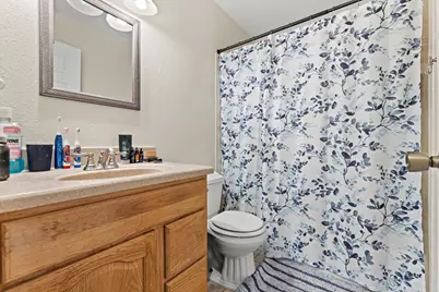 809  Ridgeway Dr, Pewaukee, WI 53072 - Photo 17