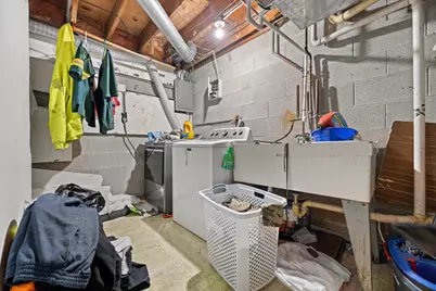 809  Ridgeway Dr, Pewaukee, WI 53072 - Photo 27