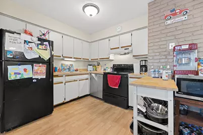 809  Ridgeway Dr, Pewaukee, WI 53072 - Photo 3