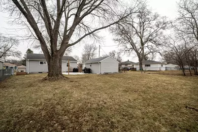 332  Greenmeadow Dr, Waukesha, WI 53188 - Photo 39