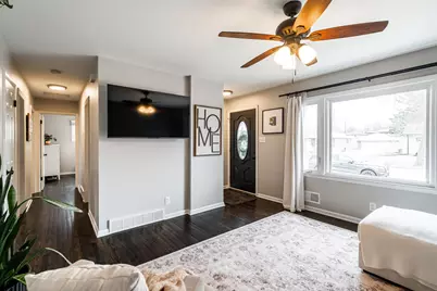 332  Greenmeadow Dr, Waukesha, WI 53188 - Photo 7