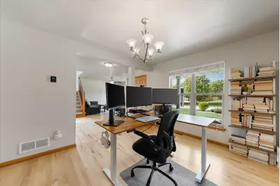 W273N2420  Arlington Ct, Pewaukee, WI 53072 - Photo 19