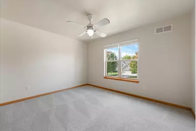 W273N2420  Arlington Ct, Pewaukee, WI 53072 - Photo 27