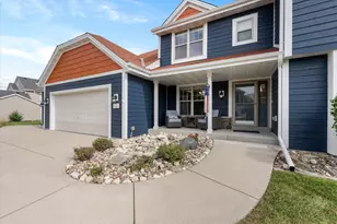 W273N2420 Arlington Ct, Pewaukee, WI 53072 - Photo 3