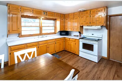 917  Jefferson St, West Bend, WI 53090 - Photo 15