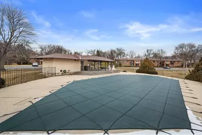 321  E  Park Hill Dr, Pewaukee, WI 53072 - Photo 17