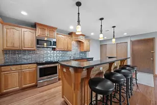 321 Park Hill Dr, Pewaukee, WI 53072 - Photo 3