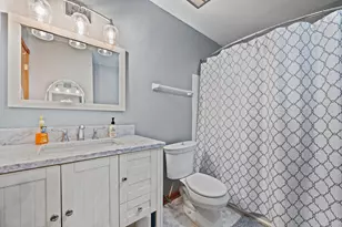 321 Park Hill Dr, Pewaukee, WI 53072 - Photo 15