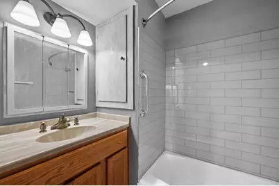 321  E  Park Hill Dr, Pewaukee, WI 53072 - Photo 11