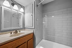 321 Park Hill Dr, Pewaukee, WI 53072 - Photo 11