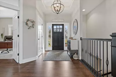 17860  Greenbrier Dr, Brookfield, WI 53045 - Photo 5