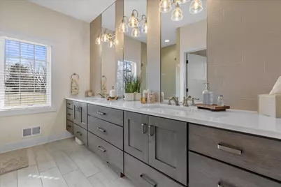 17860  Greenbrier Dr, Brookfield, WI 53045 - Photo 27