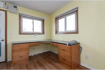 325  Sentinel Dr, Waukesha, WI 53189 - Photo 15