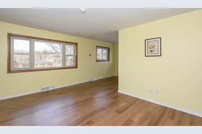 325  Sentinel Dr, Waukesha, WI 53189 - Photo 47