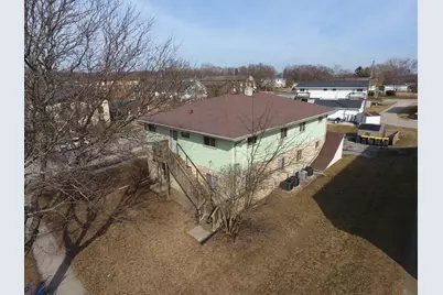 325  Sentinel Dr, Waukesha, WI 53189 - Photo 7