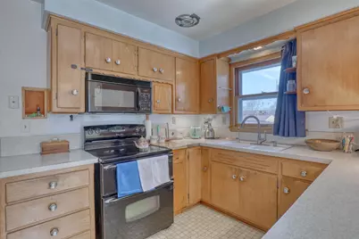 3010  Cottonwood Ct, Brookfield, WI 53005 - Photo 13