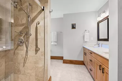 1624 N Farwell Ave, Milwaukee, WI 53202 - Photo 19