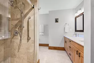 1624 N Farwell Ave, Milwaukee, WI 53202 - Photo 19