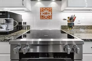 1624 N Farwell Ave, Milwaukee, WI 53202 - Photo 15