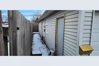 1115  Perry Ave, Racine, WI 53406 - Photo 3