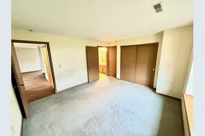 907  Fox Creek Dr #2, Watertown, WI 53098 - Photo 15