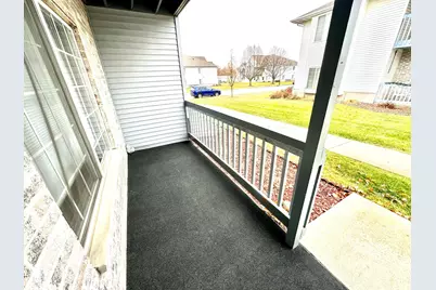 907  Fox Creek Dr #2, Watertown, WI 53098 - Photo 3