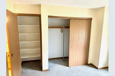 907  Fox Creek Dr #2, Watertown, WI 53098 - Photo 17