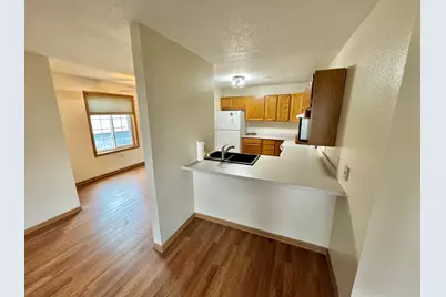 907  Fox Creek Dr #2, Watertown, WI 53098 - Photo 7