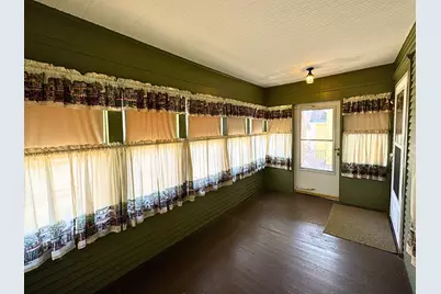 720  Monroe Ave, Racine, WI 53405 - Photo 5