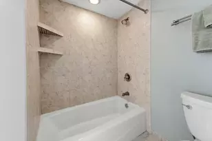 1633 N Prospect Ave, Milwaukee, WI 53202 - Photo 13