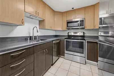 1633 N Prospect Ave #16C, Milwaukee, WI 53202 - Photo 9