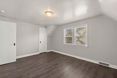 7083 N 43rd St, Milwaukee, WI 53209 - Photo 7