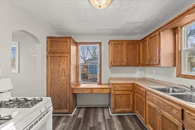 7083 N 43rd St, Milwaukee, WI 53209 - Photo 5