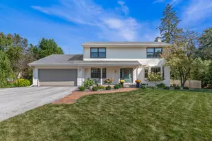 9062 N Lake Dr, Bayside, WI 53217 - Photo 1