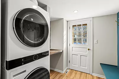 9062 N Lake Dr, Bayside, WI 53217 - Photo 11