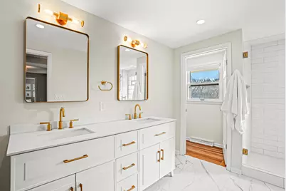 9062 N Lake Dr, Bayside, WI 53217 - Photo 19