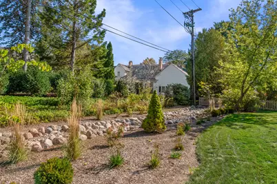 9062 N Lake Dr, Bayside, WI 53217 - Photo 25