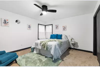 W156N8813  Pilgrim Rd, Menomonee Falls, WI 53051 - Photo 11