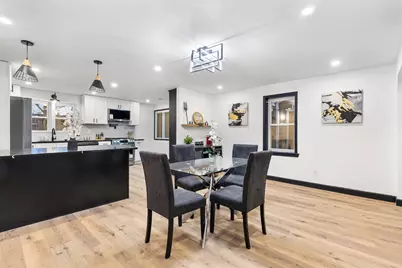 W156N8813  Pilgrim Rd, Menomonee Falls, WI 53051 - Photo 5