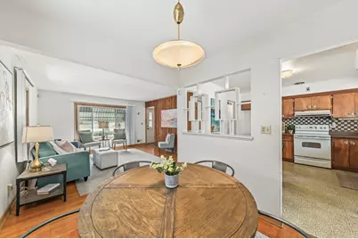 8112 W Daphne St, Milwaukee, WI 53223 - Photo 9