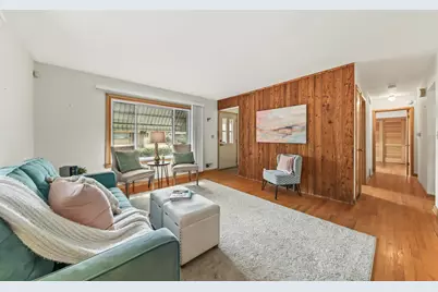 8112 W Daphne St, Milwaukee, WI 53223 - Photo 5