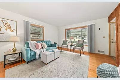 8112 W Daphne St, Milwaukee, WI 53223 - Photo 3