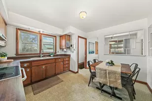 8112 W Daphne St, Milwaukee, WI 53223 - Photo 11